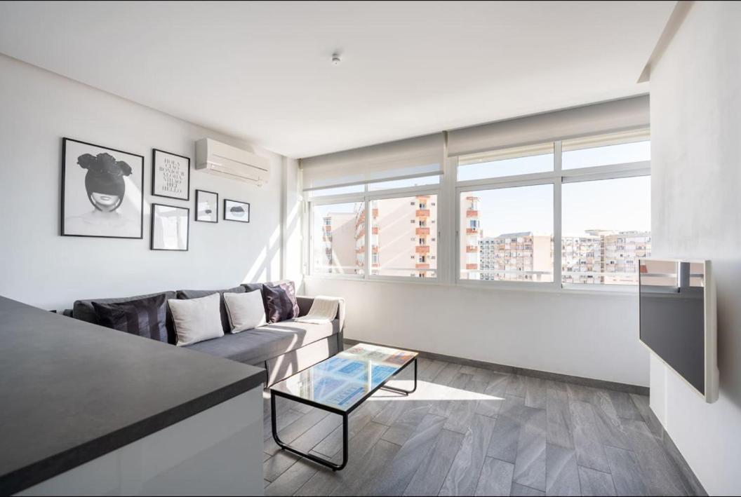 The Black&White Apartment Torremolinos Esterno foto