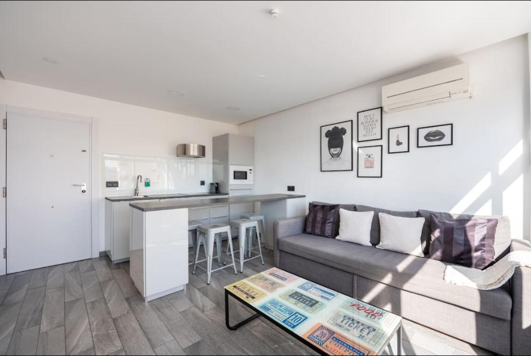 The Black&White Apartment Torremolinos Esterno foto